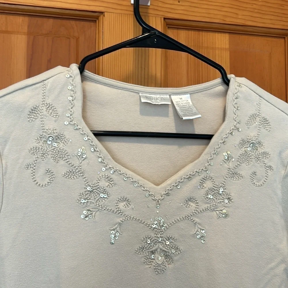 Erika Cream 3/4 Sleeve Top with Scalloped Neckline and Chest Designs Size Medium - Picture 3 of 4